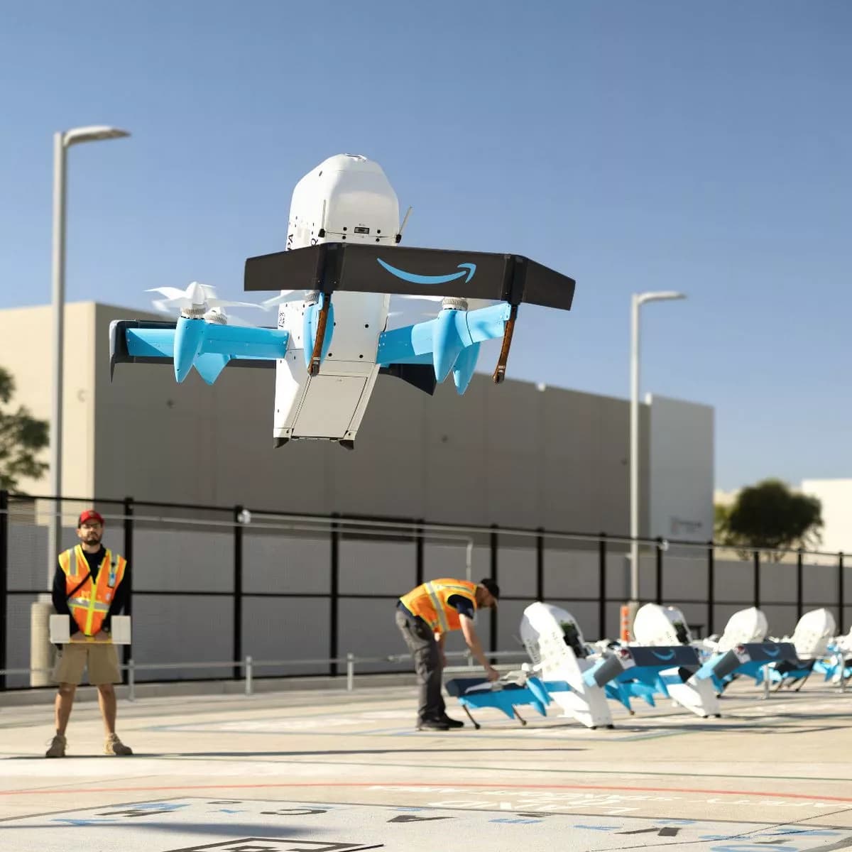 Amazon’s New Delivery Tech Isn't About Speed—It's About Eliminating the Last Human Link - Image 1