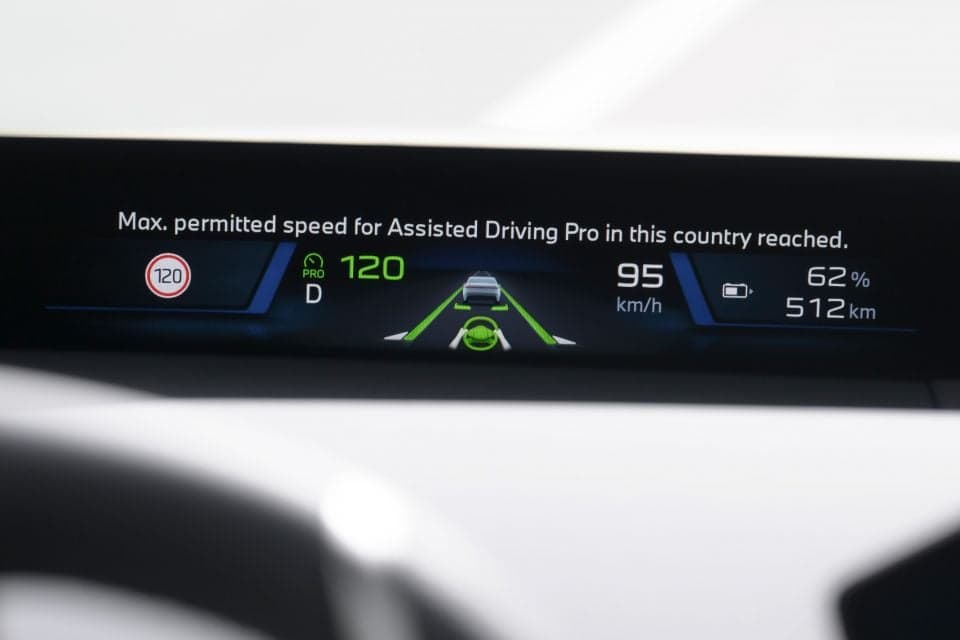 BMW's Slow Rollout of Self-Driving Isn't Caution—It's a Calculated Bet Against Google and Tesla - Image 6