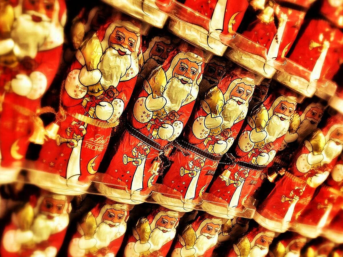 The Christmas Health Myth: Why 'Moderation' is a Lie and Who Actually Benefits from Holiday Overindulgence